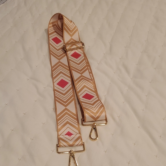 Gold and Cream Geometric Strap with Elegant Design - Picture 1 of 4